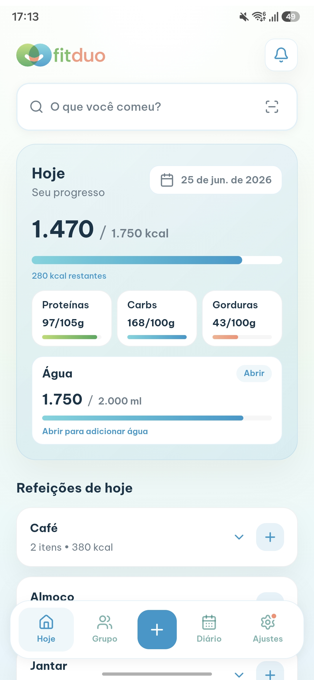 Tela inicial do FitDuo: progresso de calorias, macros e água do dia